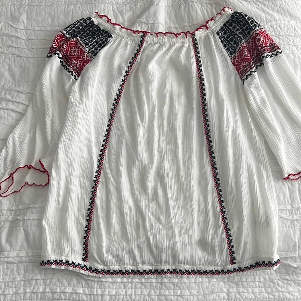 Wrangler off the shoulder flowy shirt